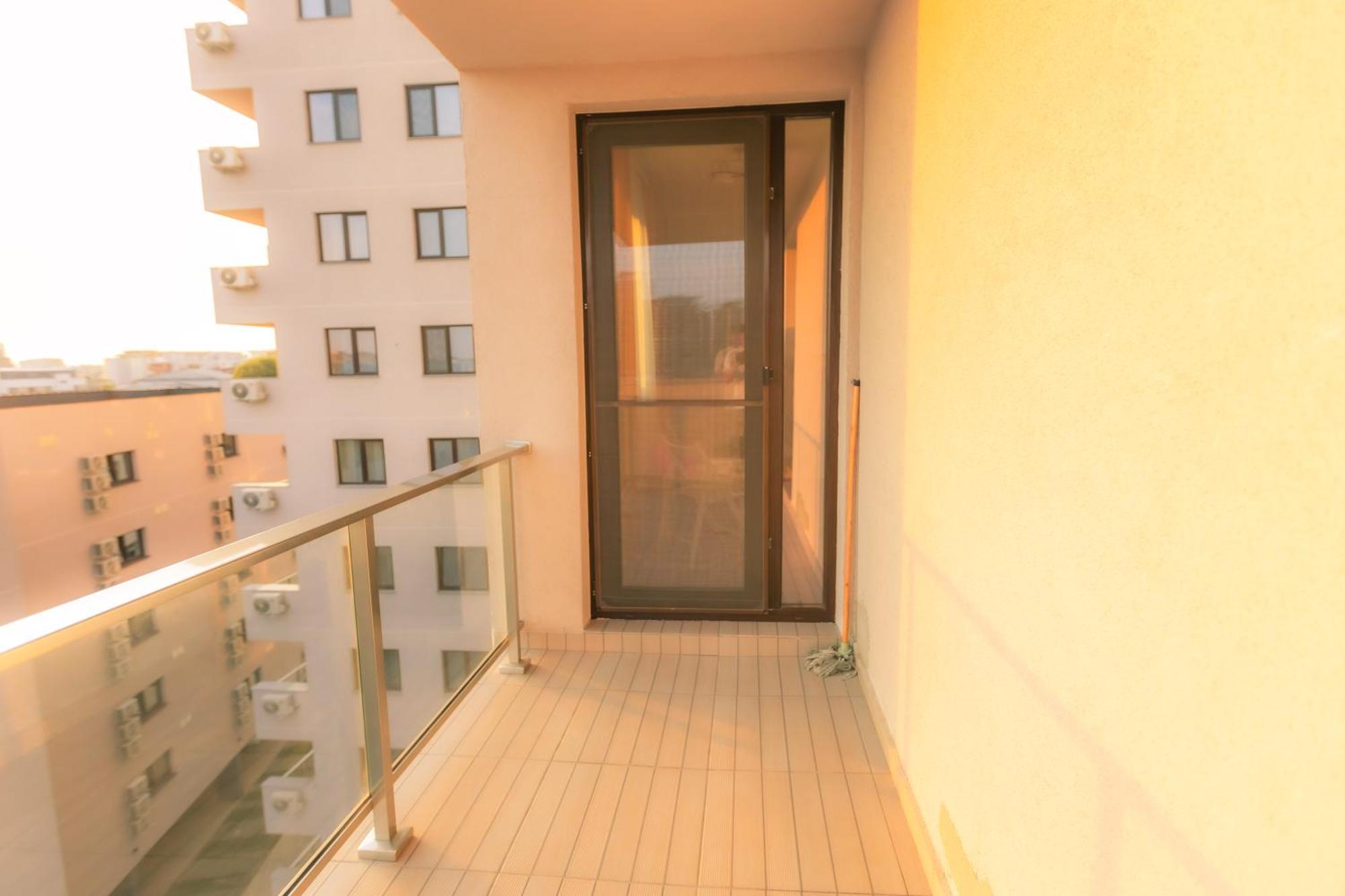 Sunset Apartment - Central Apt With Rooftop Garden Бухарест Экстерьер фото